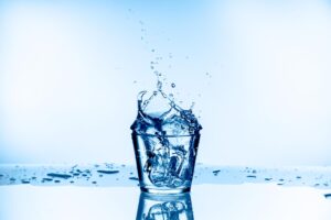 水